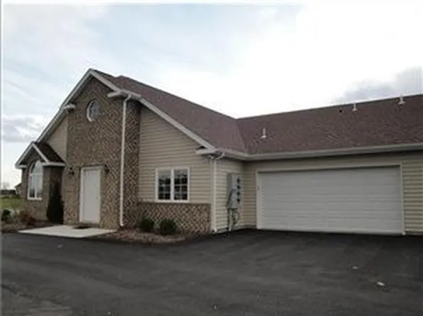 38 Nicholas Dr, Beaver, PA 15009