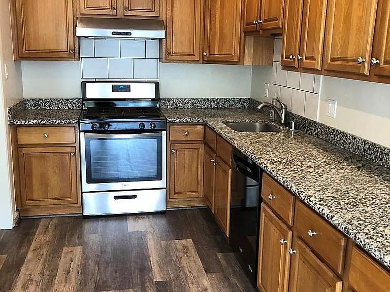 1st image of 1557 Noe St #1557