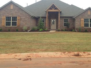 10380 Meadow Ridge Rd, Edmond, OK 73025