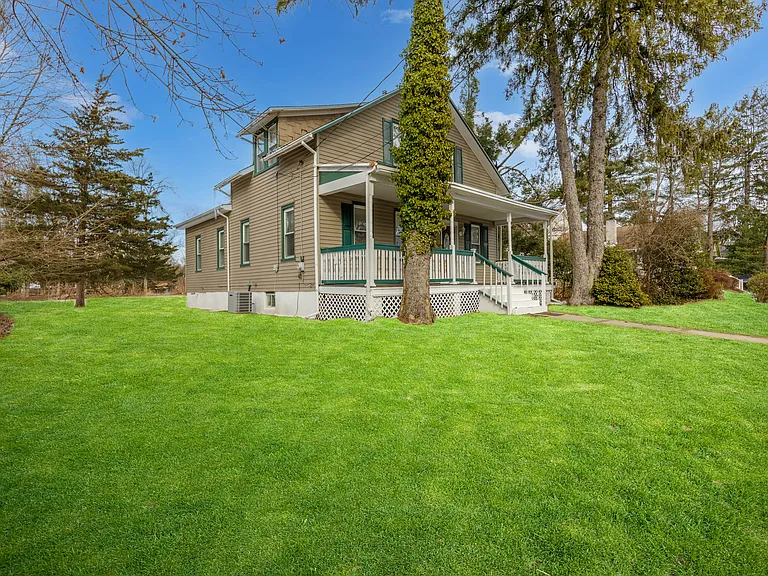 38 Brenwal Ave — Photo 21