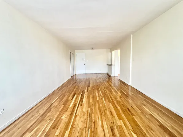 2792 Bragg St #305, Brooklyn, NY 11235