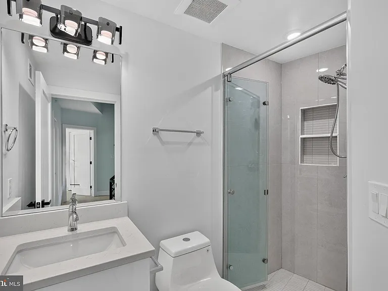 1650 Columbia Rd NW #401 — Photo 16