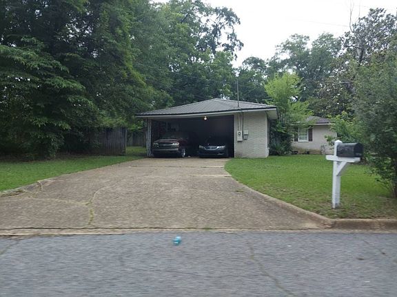 2nd image of 304 32nd Pl E