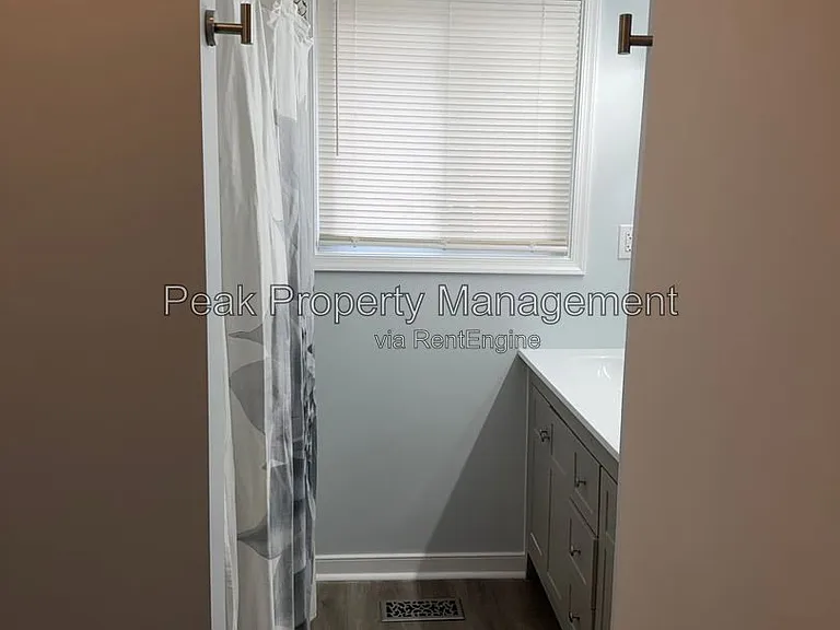 2119 Woodmont Dr — Photo 17