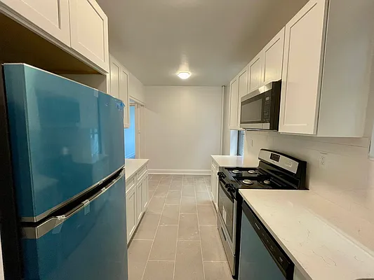 Rented by Bond New York | media 7