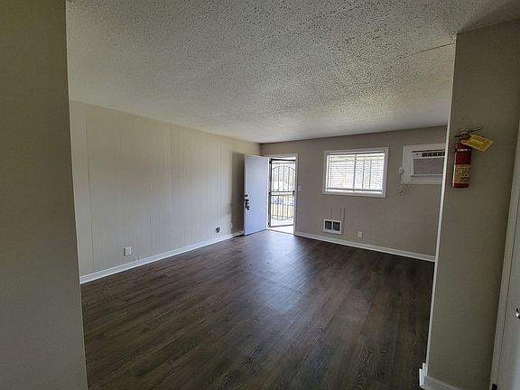 2nd image of 1334 Oshaughnessy Ave NE #4B