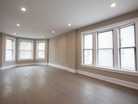 5th image of 3318 N Albany Ave #1