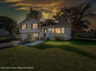 36 Locker St, Bayville, NJ 08721