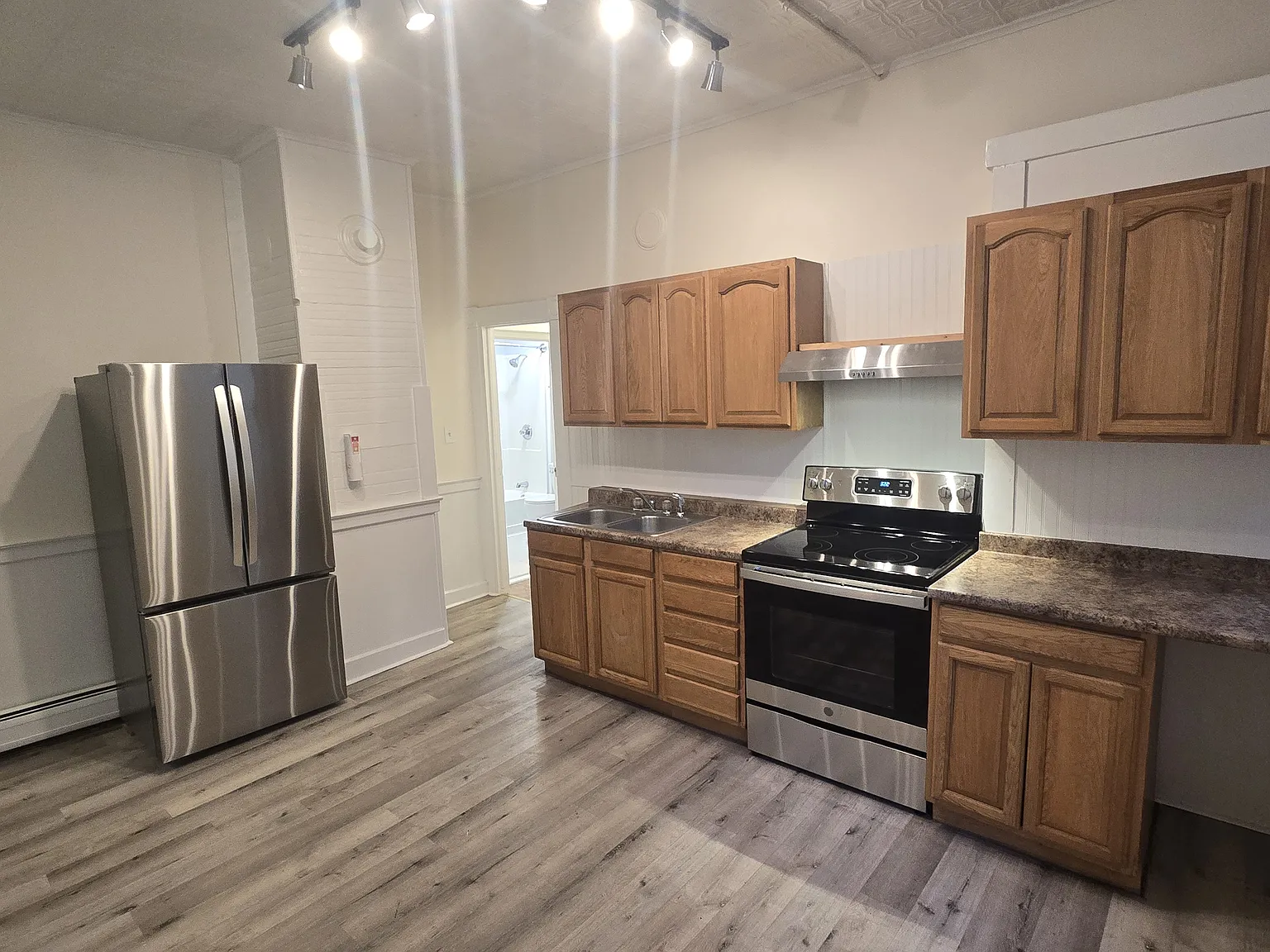 3 bed, 1.5 bath, 1200 sqft, $1,495 — Photo 1