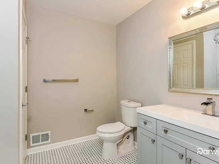 517 Hollow Ct — Photo 12