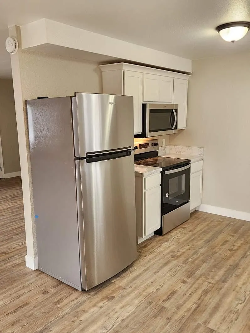 2 bed, 952 sqft, $1,600 — Photo 3