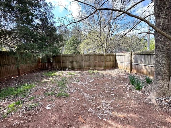 326 Old Farm Rd, Woodstock, GA 30188