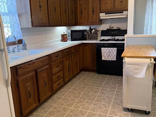 110 4th Ave, Colona, IL 61241