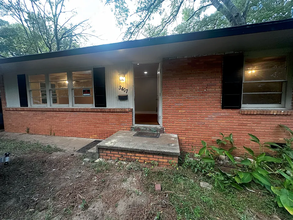 3407 Willow Lane Dr