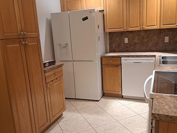 5th image of 531 NW 37th Ave