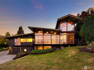 3653 W Commodore Way, Seattle, WA 98199