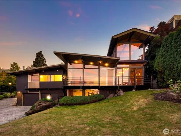 3653 W Commodore Way, Seattle, WA 98199