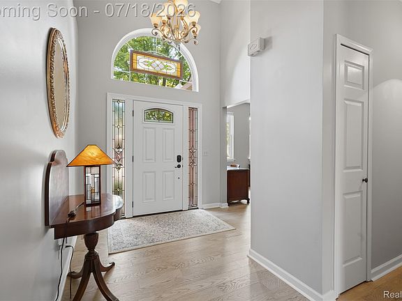 5th image of 47603 Scenic Circle Dr S