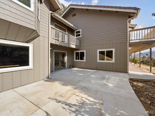 24500 Deertrail Dr, Tehachapi, CA 93561