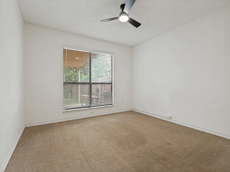 3006 Post Oak Dr — Photo 8