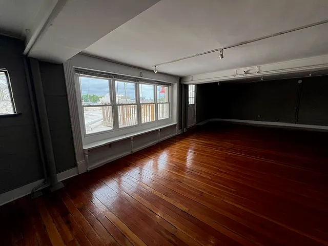 Studio, $1,050 — Photo 3