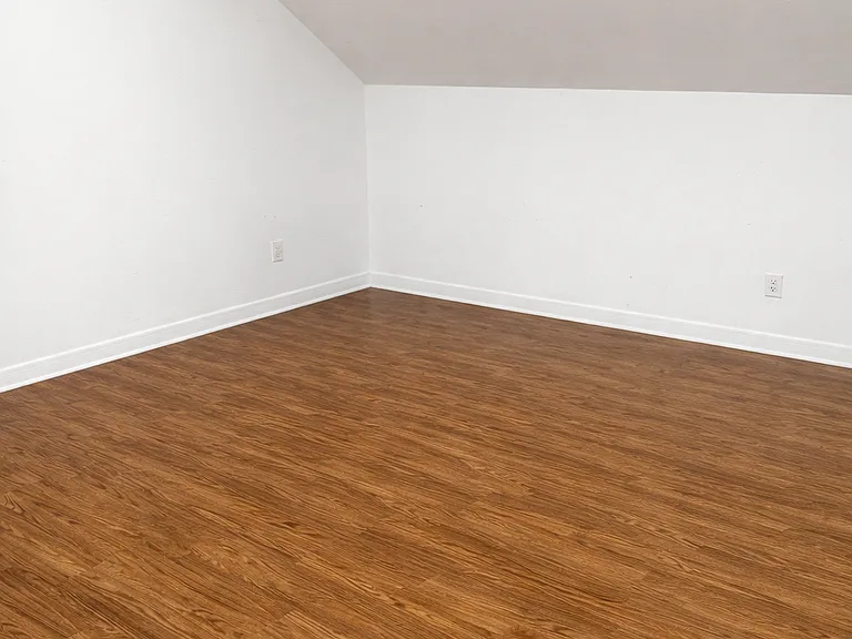 18414 Point Lookout Rd #5 — Photo 4
