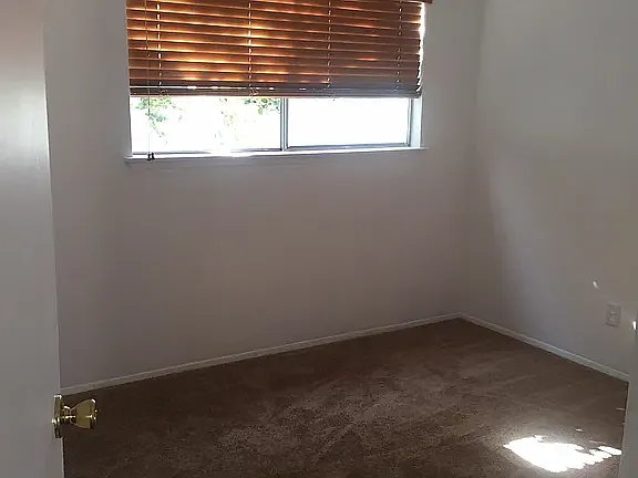 6143 Chadwick Ave — Photo 8