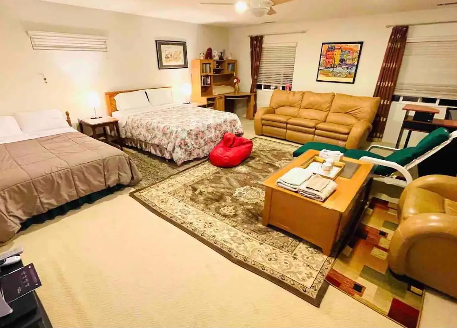 6 bed, 3485 sqft, $850 — Photo 2