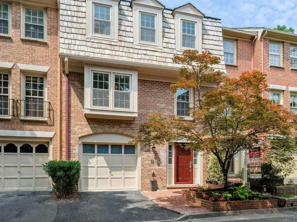 5152 Woodmire Ln, Alexandria, VA 22311
