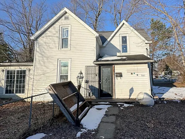 701 Park St, Loogootee, IN 47553