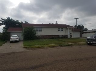 1006 J C St, Garden City, KS 67846