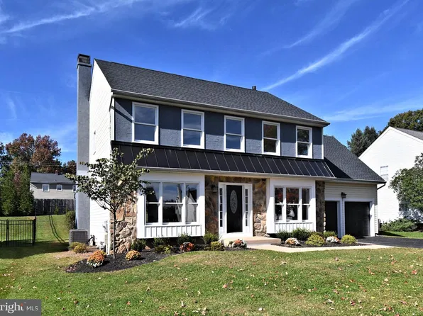 202 Hidden Creek Dr, Hatboro, PA 19040