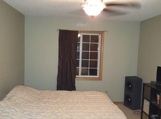 3583 Genevieve Ave N, Oakdale, MN 55128