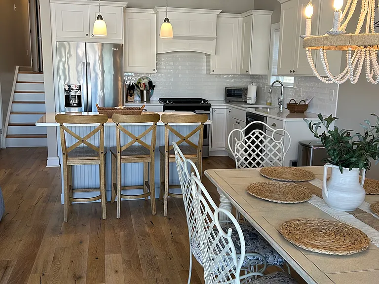 2443 Asbury Ave #TOP — Photo 4