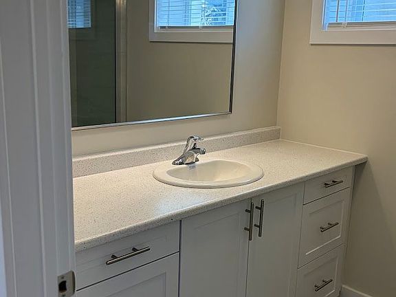 3rd image of 5380 Mericourt Rd
