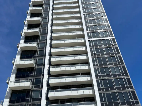 75 Canterbury Pl #Penthouse 605, Toronto, ON M2N 0L2