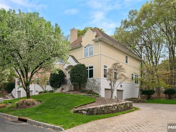 161 Winding Crk, Westwood, NJ 07675