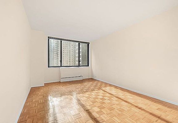 4th image of 211 W 56th St #H26