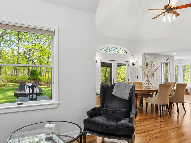 2 Red Creek Cir — Photo 15