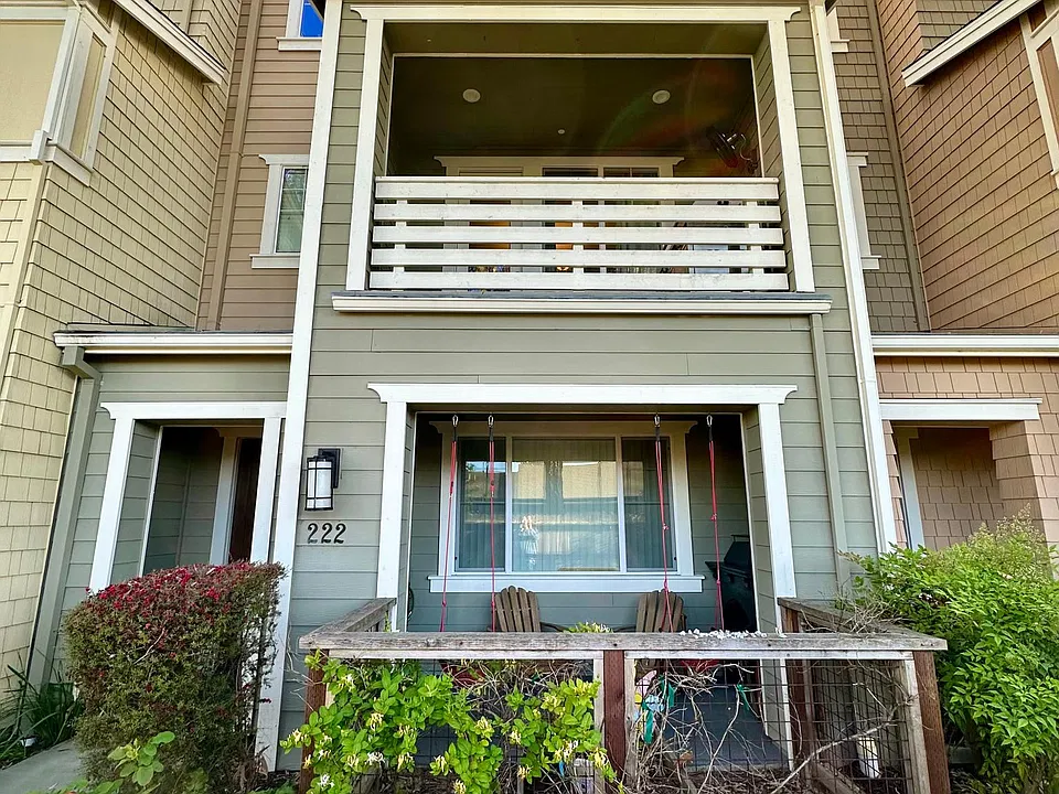 222 Johnson St