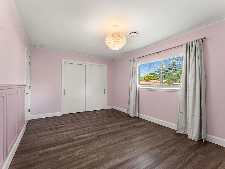 1143 Linden St — Photo 20