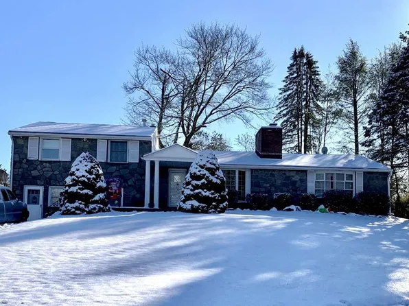 2 Willowbrook Rd, Broomall, PA 19008