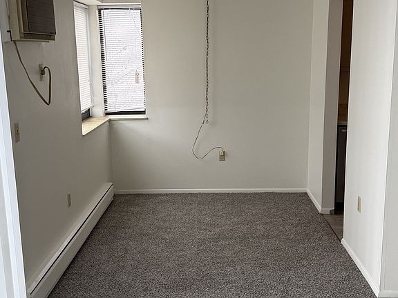 4th image of 370 Newton Cir #11520606
