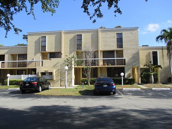 3rd image of 2901 SW 87th Ave