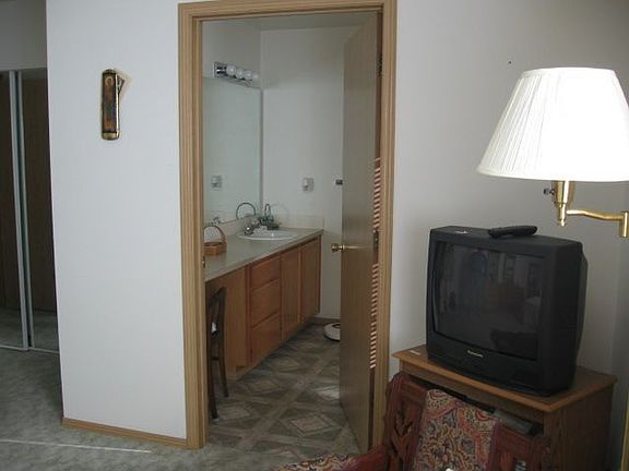 4th image of 308 105th St E
