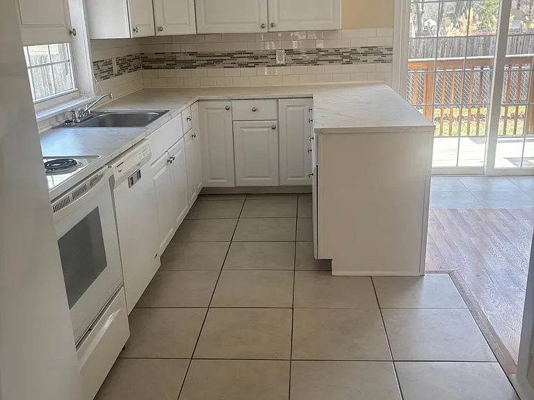 4435 Clifford Rd — Photo 17