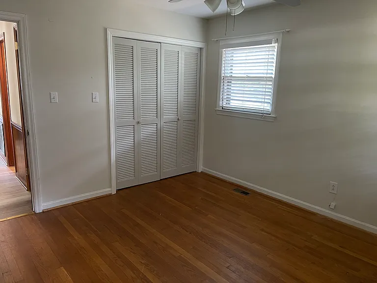 1238 12th St NE — Photo 11