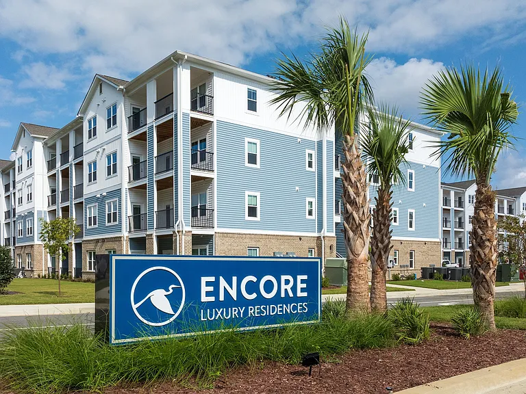 Encore Luxury Residences — Photo 2