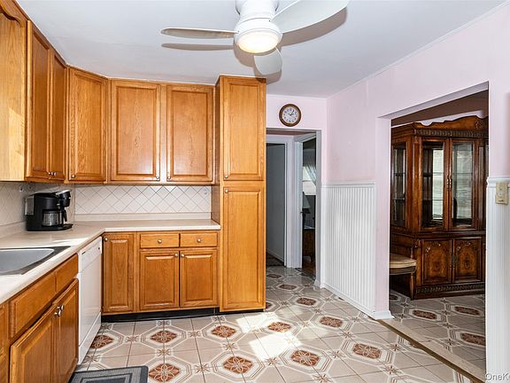 4th image of 24 5th Avenue