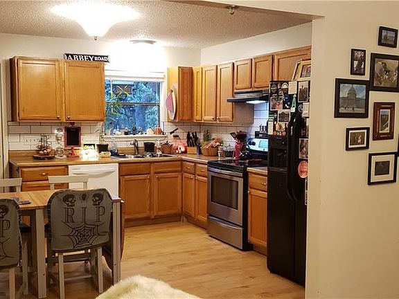 4th image of 15205 Cavalier Canyon Dr